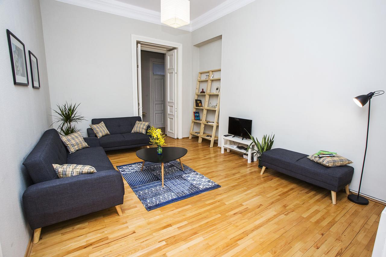 Charming 2Br Apartment In Old Tbilisi - By Wehost ภายนอก รูปภาพ